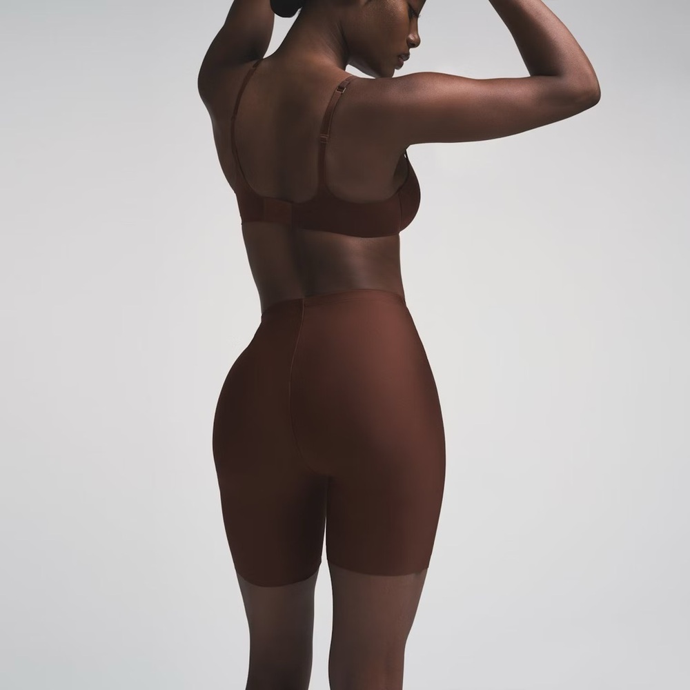 SKIMS Body Butt Lifting Shorts – Cocoa –New With Tags